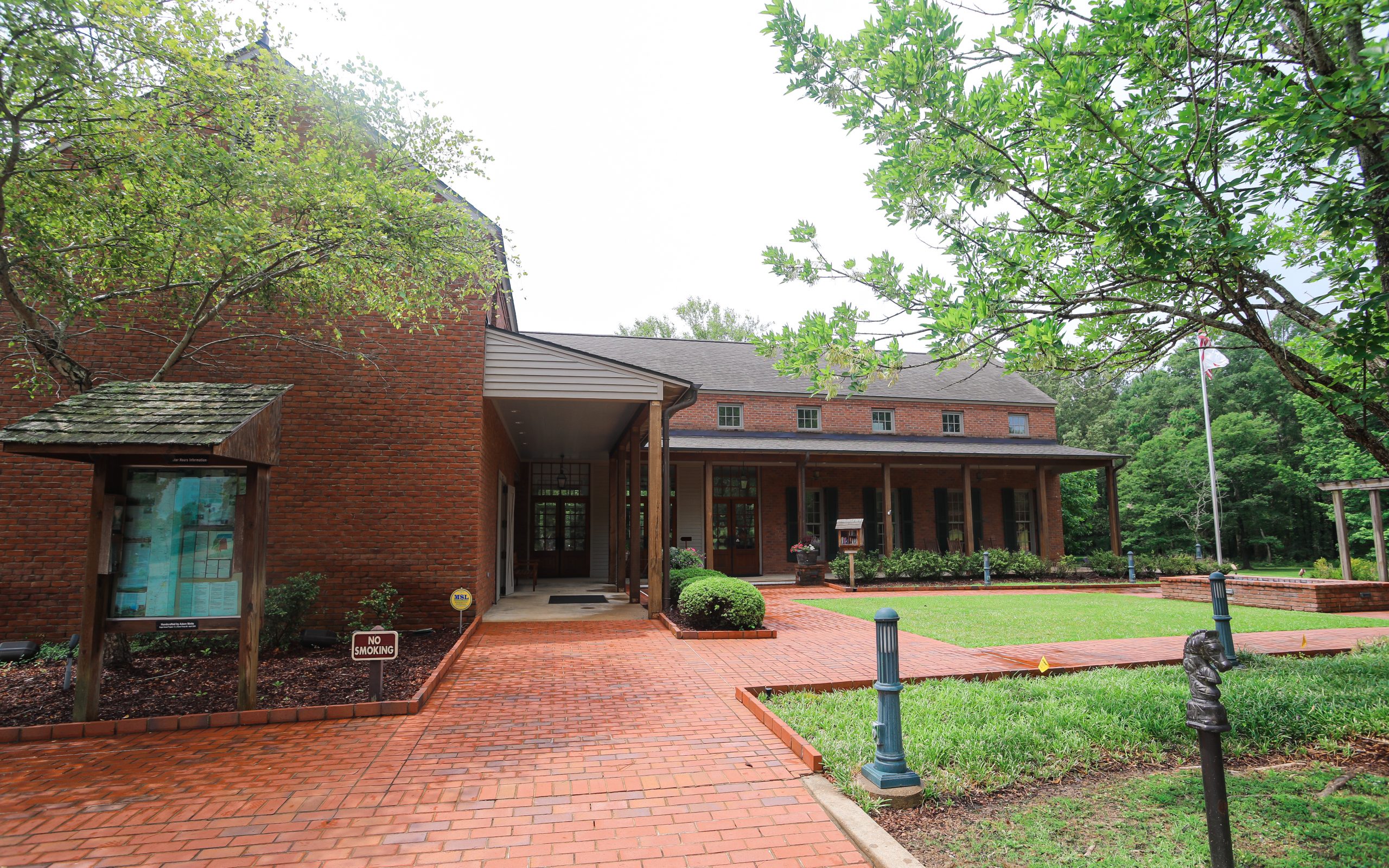 Natchez Trace Visitor's Center