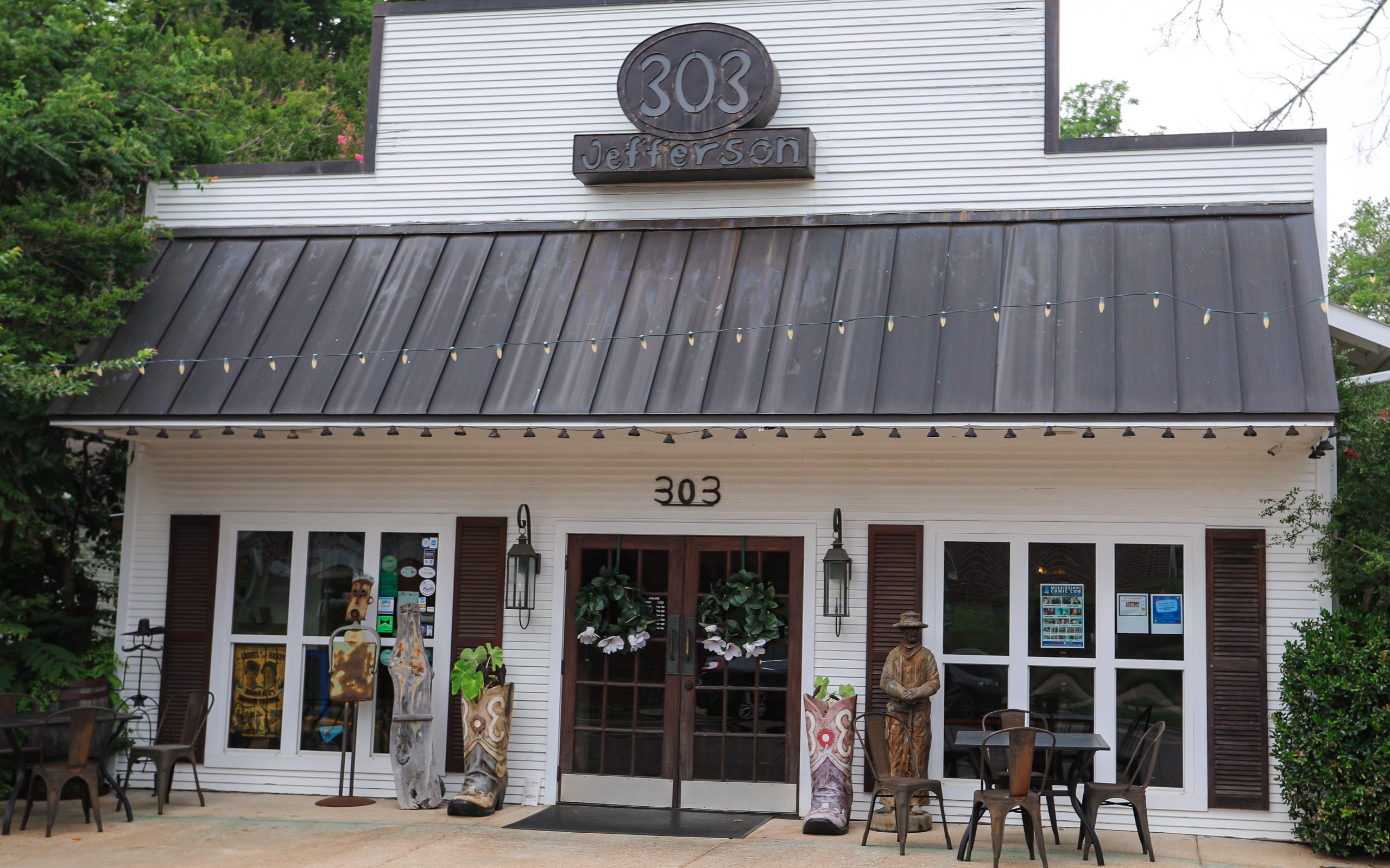 Front of 303 Jefferson restaurant