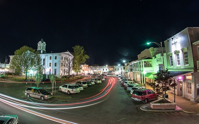 Nighttime picture of the Square in Oxford MS